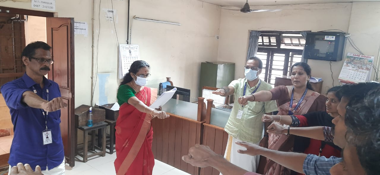 laharividrutha-prathinja-in-office